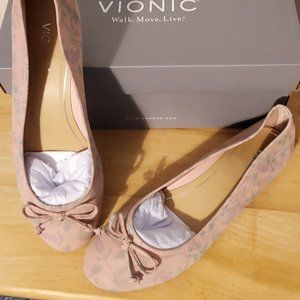 Vionic Peach Floral Callisto Leather Flat--size 9M
